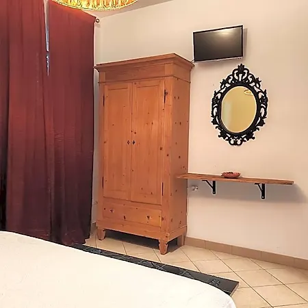 Ombretta 3*